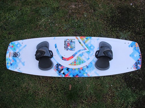 Kitesurfing Review and Test - Liquid Force Full Contact 146 x 45cm 2013