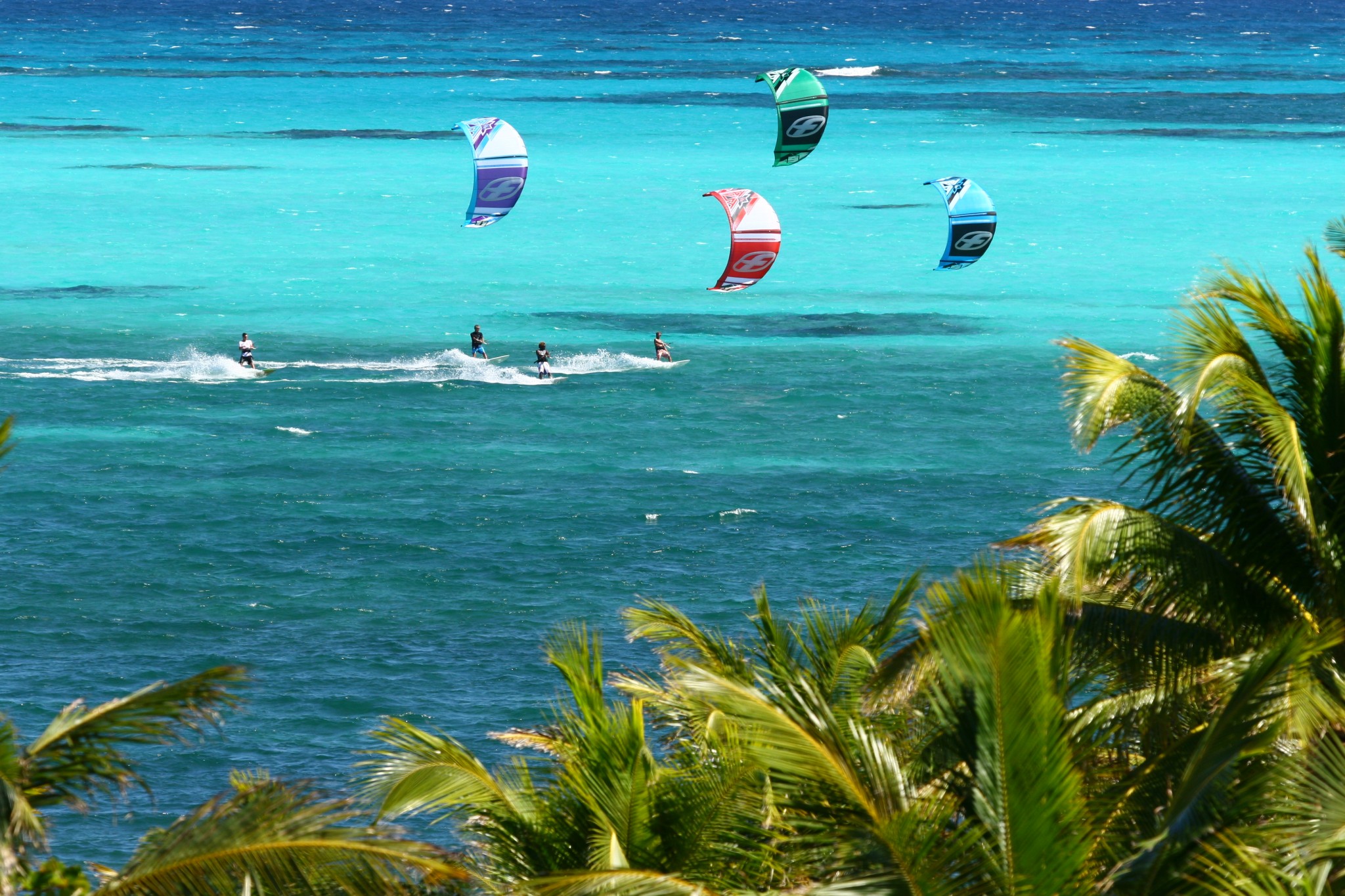 Gilles Calvet shoots the first four Trust kites out of the factory!