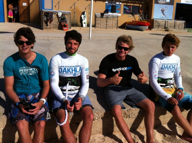 The guys watching Youri Zoon climbing up the ladder with the highest scores of the day!