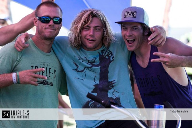 Alex Fox front and centre... He doesn't always look like this!