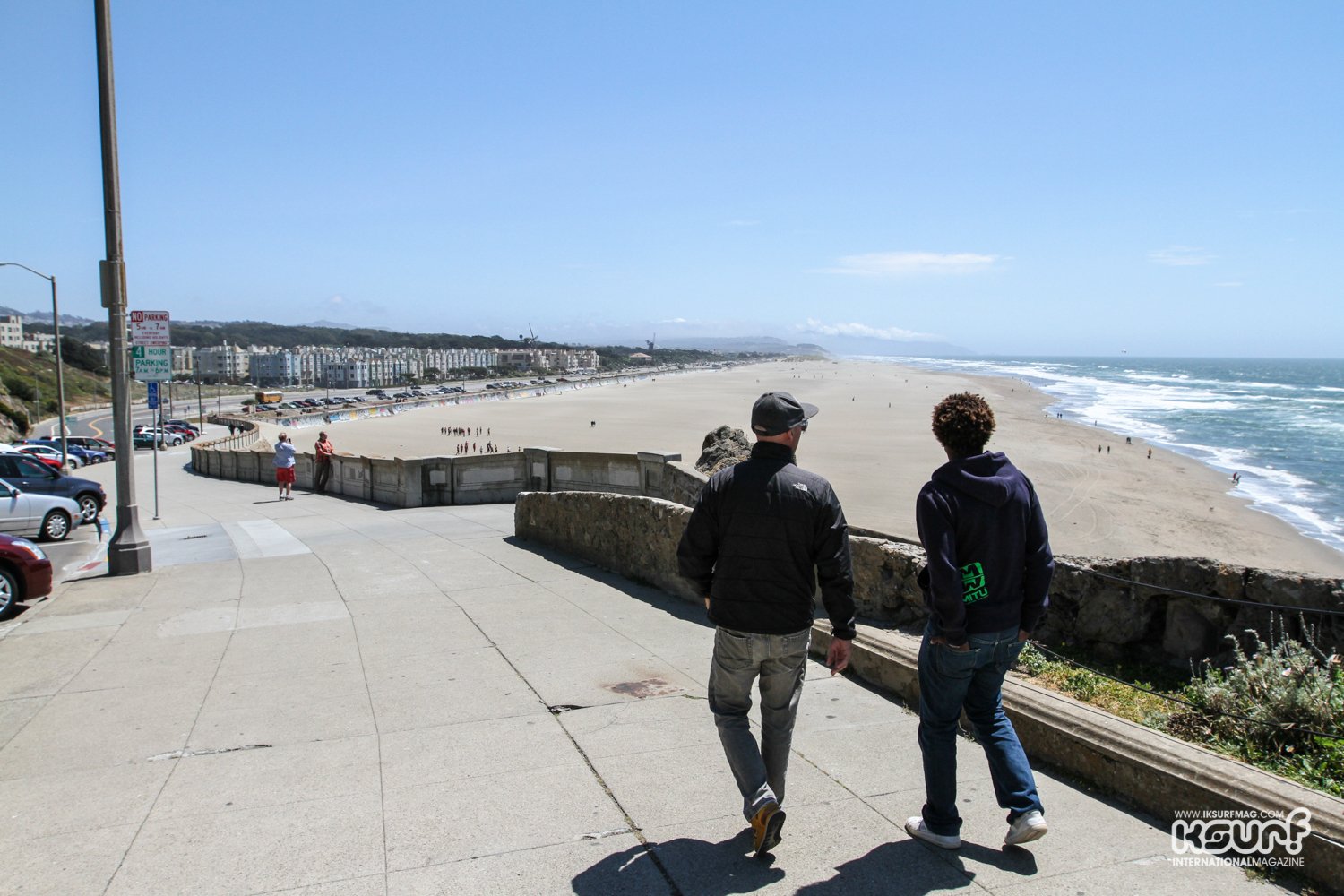 Nico and Mitu checking out the beach!