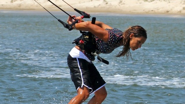 Kitesurfing Technique - Sliding Surface Pass