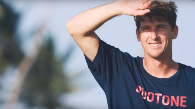 Aaron En La Playa (Part #5)