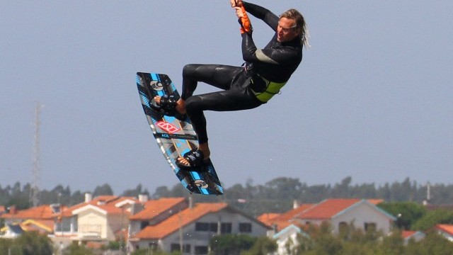 Kitesurfing Technique - Toeside Back Loop Downloop Transition