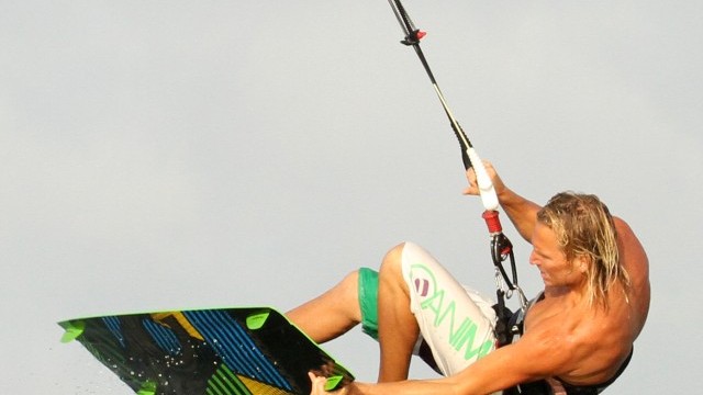 Kitesurfing Technique - Tail Grab Board Off