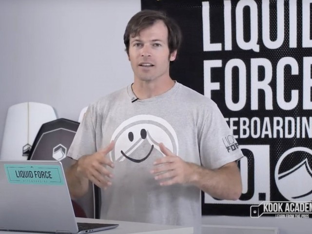 Should I wear a helmet when kiteboarding? Kook Academy: Liquid Force Kiteboarding