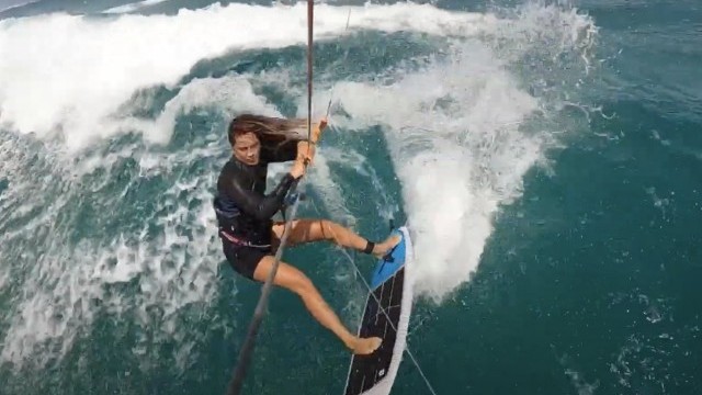 Julia Castro- Kitesurf crash