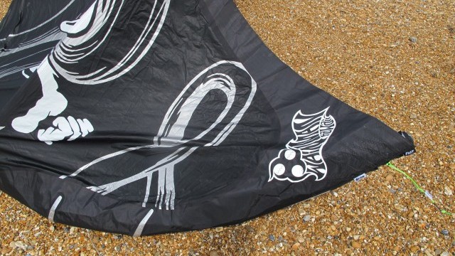 Kitesurfing Reviews - Wainman Hawaii Smoke 9m 2012