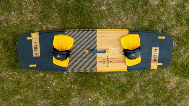 Kitesurfing Reviews - Airush Switch 138 x 41cm 2022