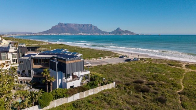 Ride with the Pros: KiteBase’s Ultimate Cape Town KOTA Adventure