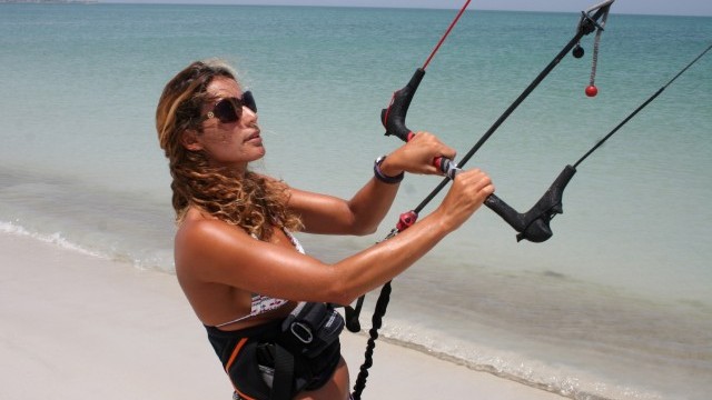 Kitesurfing Technique - Walking With a Kite