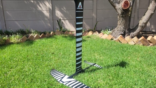 Kitesurfing Reviews - Armstrong Foils CF 950 V2 2022