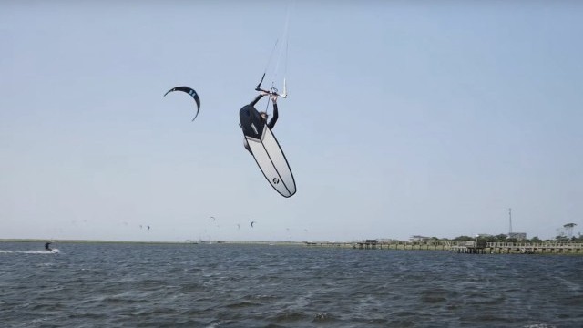 How to: Strapless Backroll