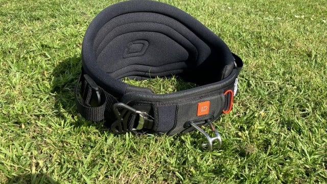 Kitesurfing Reviews - Ozone Connect V4 2024