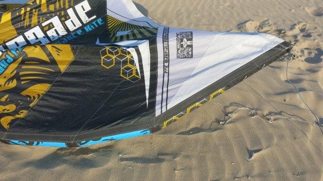 Kitesurfing Reviews - Epic Kites Renegade 4G 9m 2015