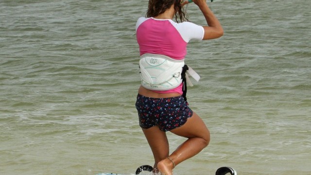 Kitesurfing Technique - Beach Start from Two Feet