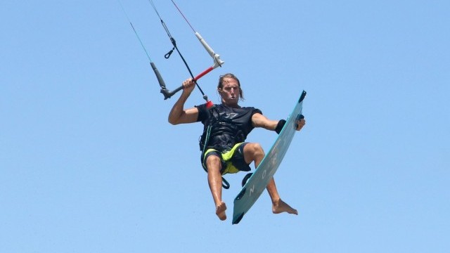 Kitesurfing Technique - Front Roll Tail Grab Board Off