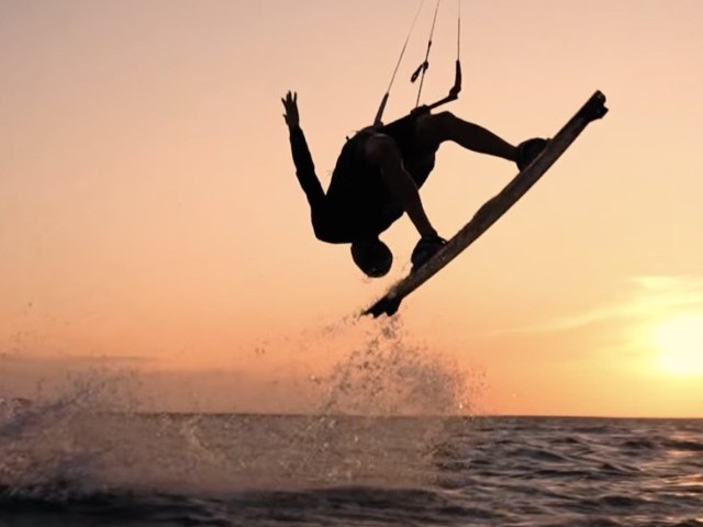 BACKFLIP in Kitesurf PARADISE #shorts