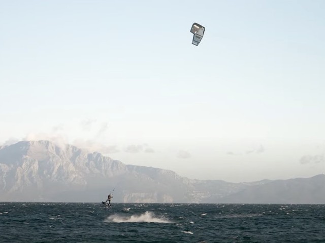 How to Jump or Pop Kitesurfing