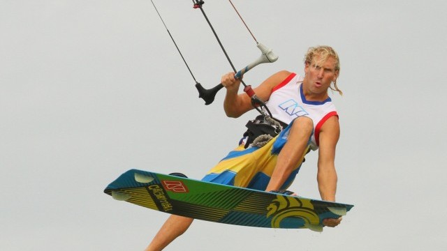 Kitesurfing Technique - Front Foot One Foot