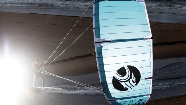 03 Cabrinha Moto X Kite