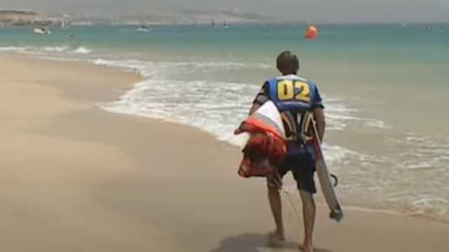 FLASHBACK: Ruben Lenten & Aaron Hadlow competing at PKRA Worldtour Fuerteventura 2004 (super gusty)