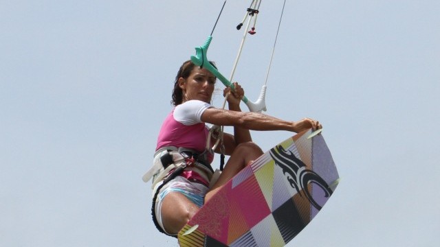 Kitesurfing Technique - Sent Back Loop Nose Grab