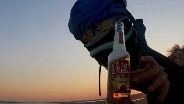 How to grab your bottle in style |KitesurfingOfficial
