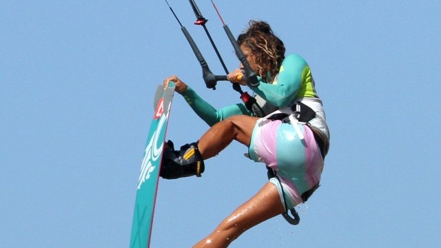 Kitesurfing Technique - Nose Grab Down Loop Transition