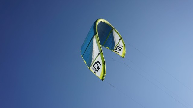 Kitesurfing Reviews - Liquid Force Kites P1 12m 2018
