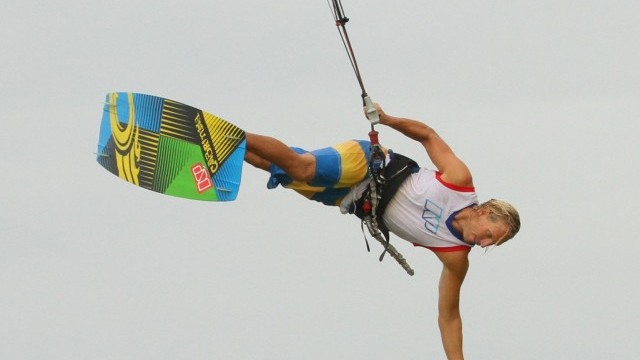 Kitesurfing Technique - One Handed Tabletop