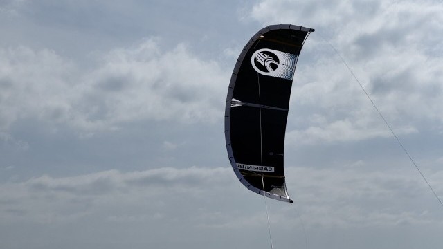 Kitesurfing Reviews - Cabrinha 2026 Moto Apex 10m 2026