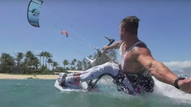 Fernando Fernandes kitesurfing on Maui (Cabrinha Kitesurfing)