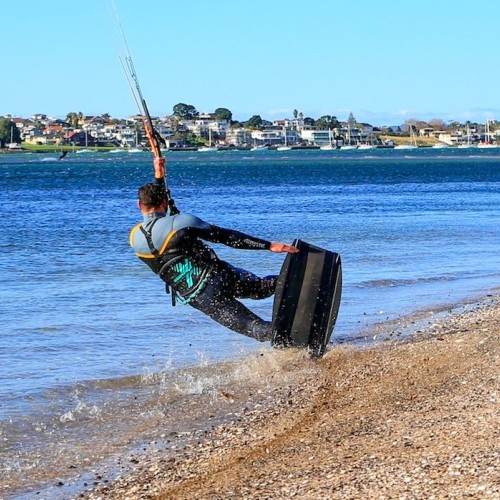 Auckland Kitesurfing Holiday and Travel Guide