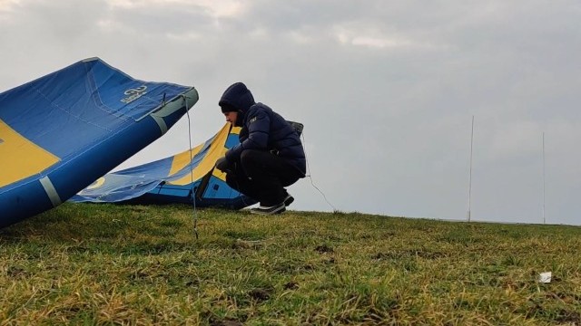 COOOOLD! Winter kitesurfing, a typical Scandinavian grey day | VLOG by ME. | 10