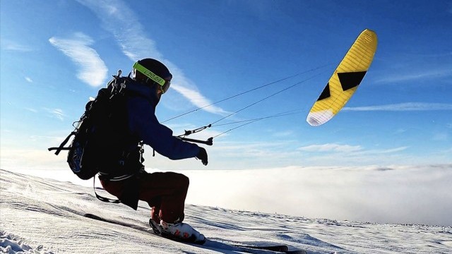 Gin Kiteboarding | Snowkite Season: Which Kite Should You Use