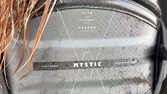 Kitesurfing Reviews - Mystic Stealth 2025