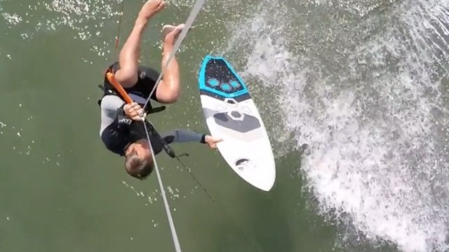 Strapless Grabbed Front Roll Transition (Kitesurfing Tutorial)