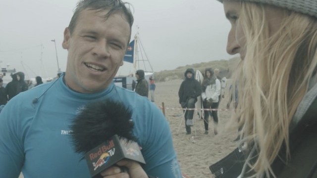 Special Cold Hawaii Big Air report with Therese Taabbel