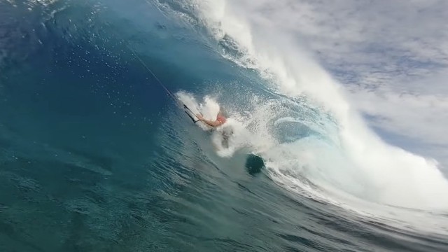 When to Wear a Board Leash - How to Kitesurf