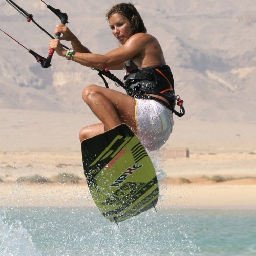 Popping off a Wave / Chop Kitesurfing Technique