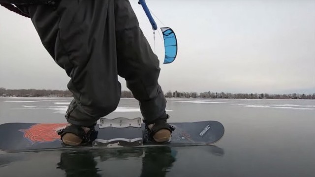 Double Blade Ice Kiteboarding - Switchblade kit - 2021 Kiteboard on Ice - Ozone Edge v10 - Minnesota