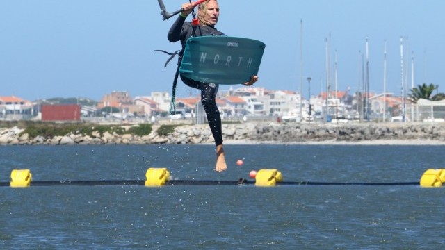 Kitesurfing Technique - Can Can Air Gybe