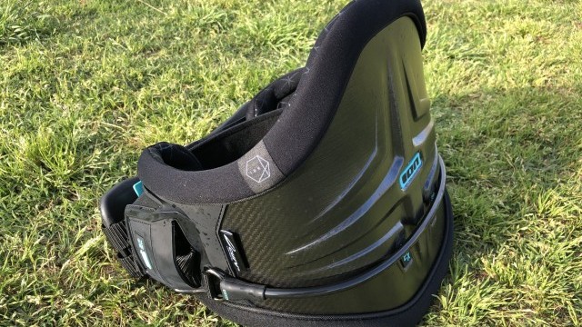 Kitesurfing Reviews - ION Products Apex CURV 10 2019