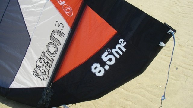 Kitesurfing Reviews - Flexifoil Ion 3 8.5m 2008