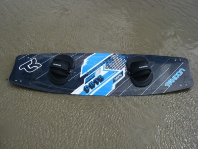 Takoon Data 138 x 40cm 2008 Kitesurfing Review