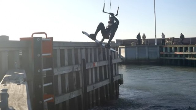 Nick Jacobsen - Tiny harbour kiting