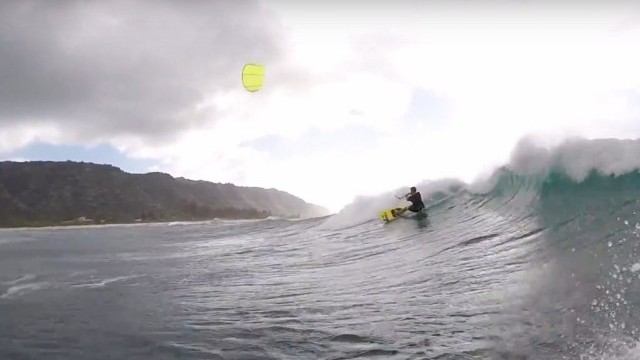 Kitesurfing On A Wipika 6.5 (from 1996) In The Waves In 2017