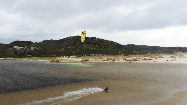 I left the cold to kitesurf in Cape town #kitesurfing