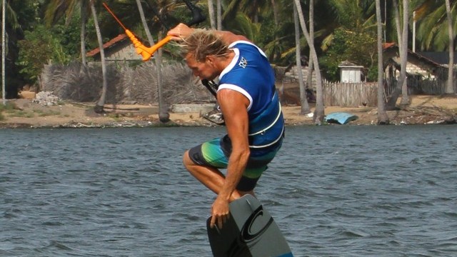 Kitesurfing Technique - Pop Front Nose Grab to Toeside